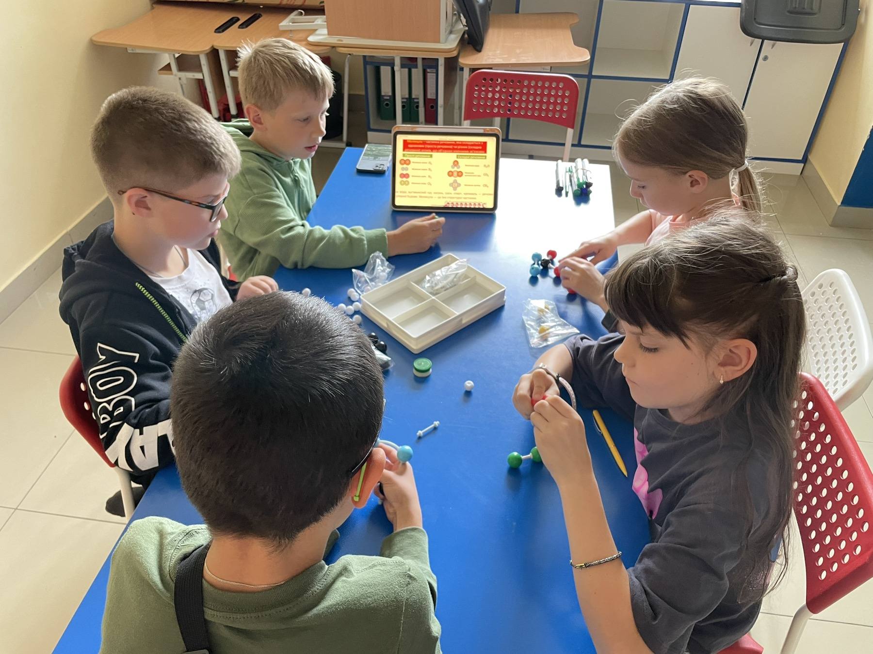 Діти навчаються через гру